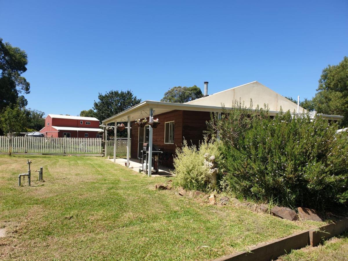 Dixiglen Farm Bed & Breakfast Dixons Creek ภายนอก รูปภาพ