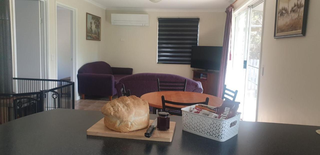 Dixiglen Farm Bed & Breakfast Dixons Creek ภายนอก รูปภาพ